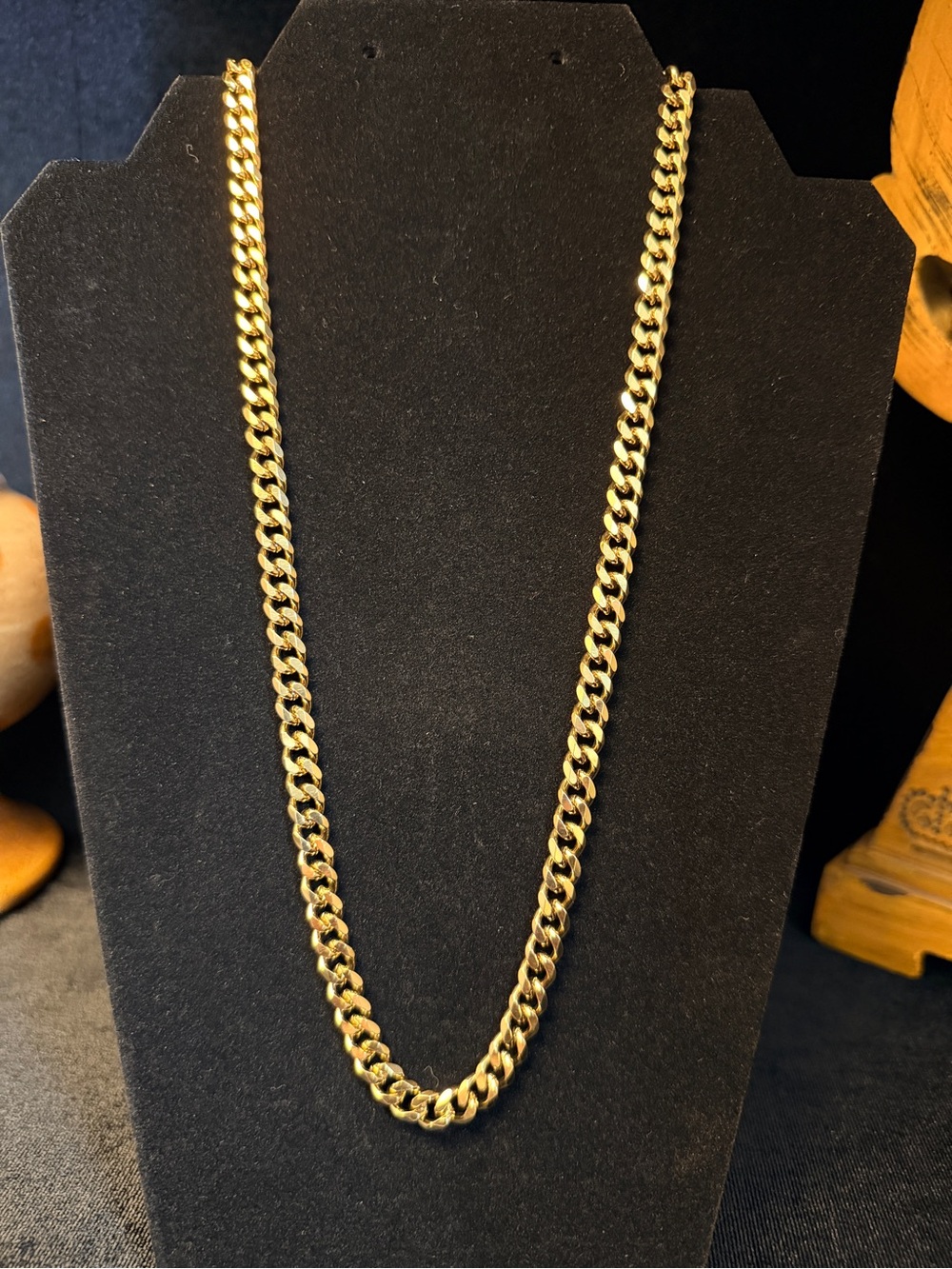 NICE! 18K Gold Filled Cuban Necklace 22in 7MM Lobster Clasp. Beautiful Quality